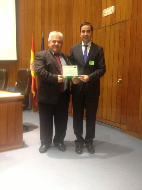 El Ayuntamiento de Lorca recibe las banderas verdes al compromiso ambiental así como a la educación ambiental y participación ciudadana - 1, Foto 1