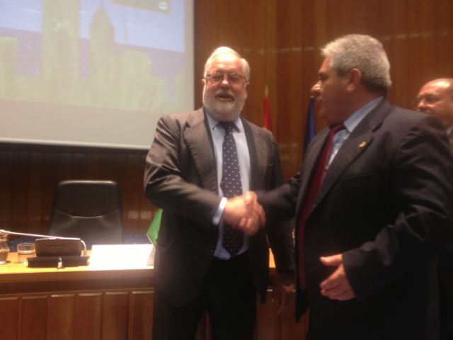 El Ayuntamiento de Lorca recibe las banderas verdes al compromiso ambiental así como a la educación ambiental y participación ciudadana - 2, Foto 2