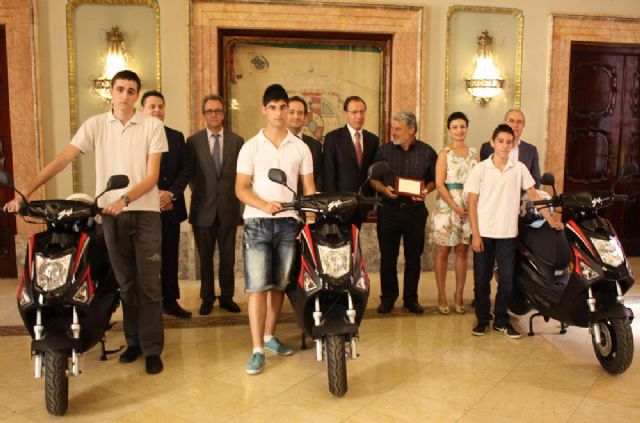 El Ayuntamiento premia a los jóvenes que mejor saben cómo conducir con seguridad - 3, Foto 3