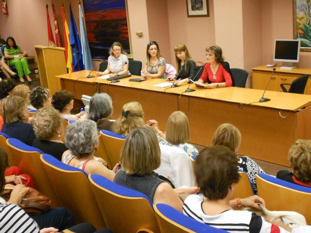 Fin de curso para los talleres de lectura de los Centros de la Mujer - 1, Foto 1