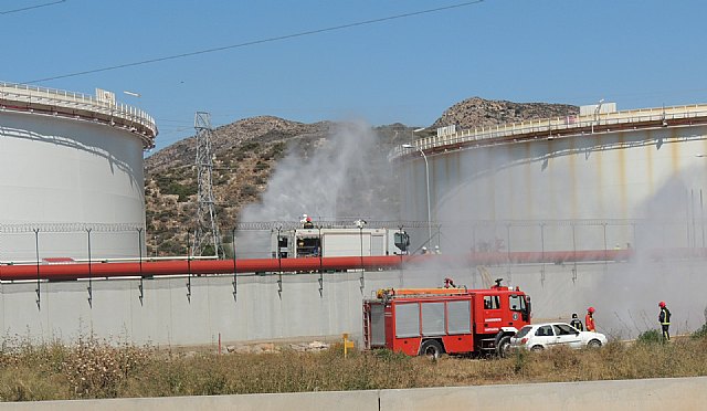 Los servicios de emergencias participan en un simulacro de incendio en Escombreras - 1, Foto 1