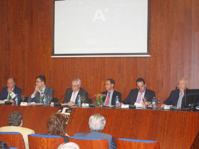 Cámara defiende el papel fundamental de la Universidad en la sociedad actual para afrontar el futuro con garantía - 1, Foto 1