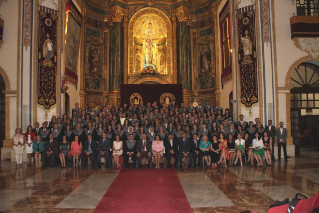 Nuevos profesionales de la enfermería obtienen sus becas honoríficas - 1, Foto 1