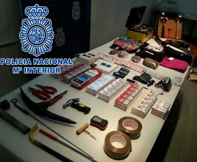 Desarticulada una organización criminal dedicada a la comisión de robos con fuerza en furgones de trasporte de tabaco - 2, Foto 2