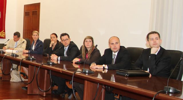 Los estudiantes de la Universidad FOM (Alemania) llegan a la UCAM - 1, Foto 1