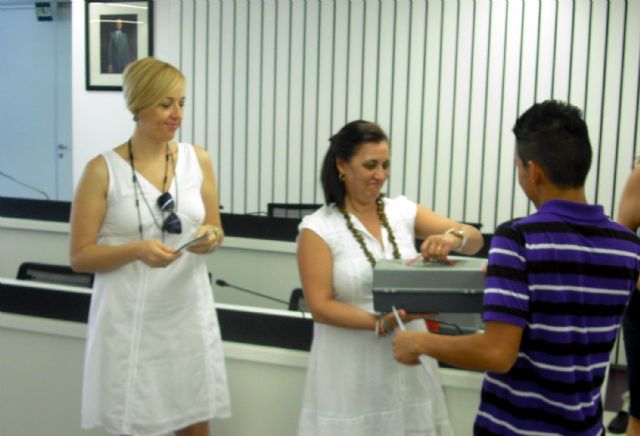 Los alumnos torreños del programa de cualificación profesional reciben sus diplomas - 1, Foto 1