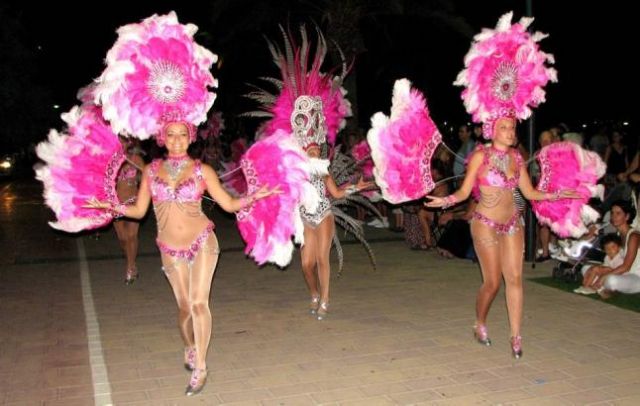 El Carnaval de Verano volvió a llenar de fiesta y fantasía el paseo marítimo de Santiago de la Ribera - 1, Foto 1