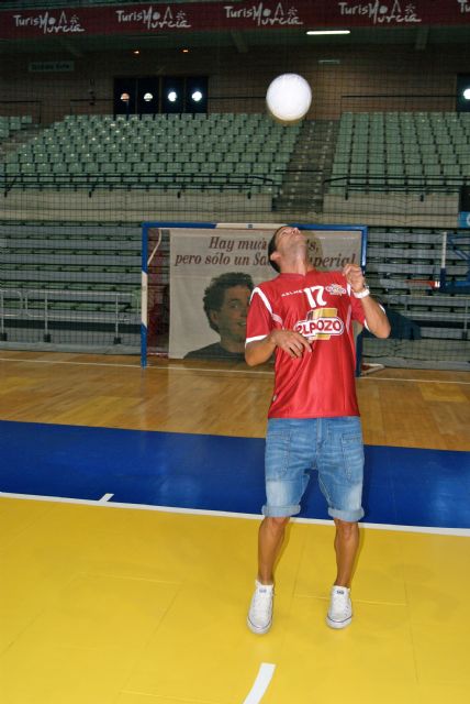 Raúl Campos, con el dorsal 17, firma para las próximas cuatro temporadas con ElPozo Murcia FS - 1, Foto 1