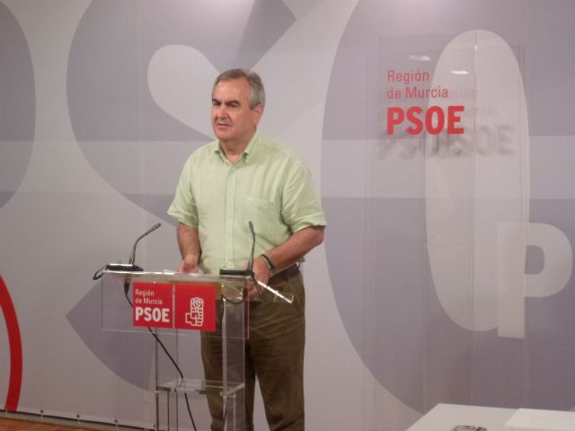 González Tovar critica que Valcárcel huya a Europa dejando la Región empantanada y en peores condiciones de la que recibió en 1995 - 1, Foto 1