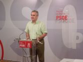 González Tovar critica que Valcárcel huya a Europa dejando la Región empantanada y en peores condiciones de la que recibió en 1995