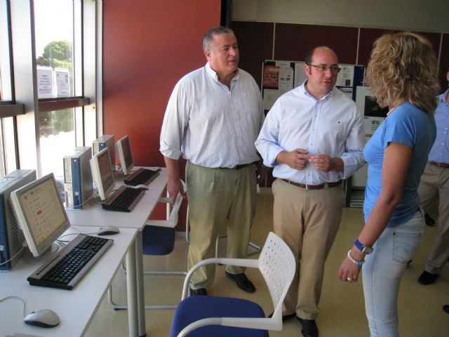 Visita a la oficina del Sef en La Unión, Foto 1