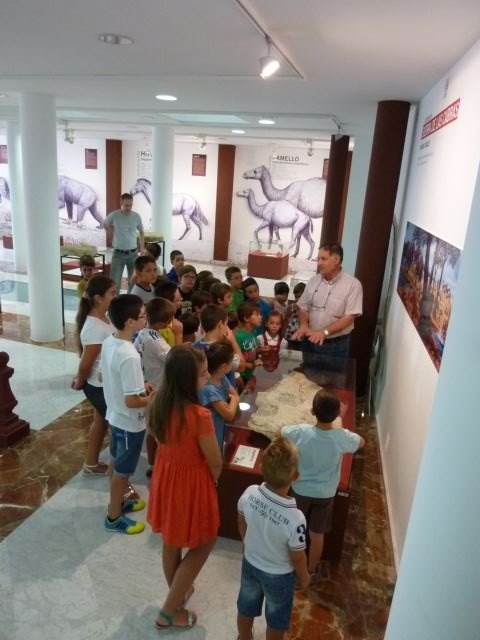 Las niñas y los niños del municipio aprenden la historia de Jumilla a través de diferentes talleres infantiles - 3, Foto 3