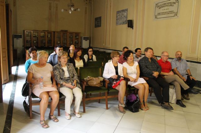 El alcalde recibe a docentes europeos participantes en el Proyecto Comenius en el que se incluye el IES Infanta Elena - 2, Foto 2