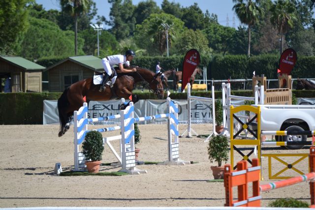 Destacada participación Juan Carlos Cuenca y Malena Sánchez en el Concurso Nacional de Salto en Sevilla - 1, Foto 1