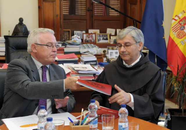 La Universidad de Murcia firma un convenio para fortalecer la colaboración con la Orden Franciscana - 5, Foto 5