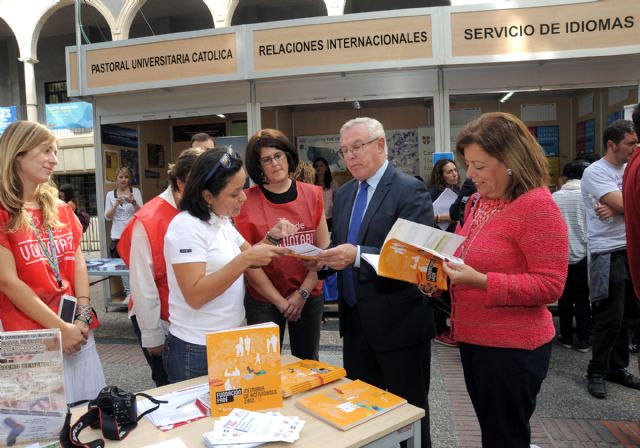 Vodafone entrega equipos informáticos adaptados a estudiantes con discapacidad de la Universidad de Murcia - 3, Foto 3