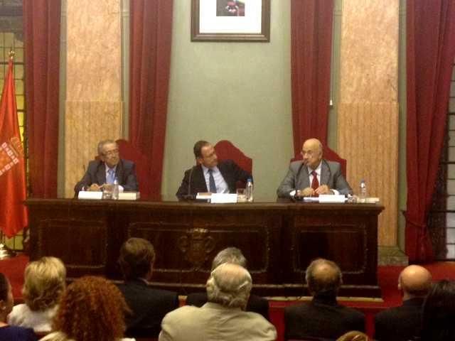 El Alcalde Cámara presenta el nuevo libro de Clemente García ´Alcaldes de Murcia 1939/2011´ - 1, Foto 1