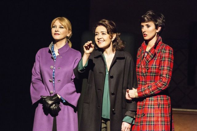 Amparo Larrañaga, María Pujalte y Marina San José interpretan Hermanas obra con dramaturgia y dirección de Carol López - 1, Foto 1