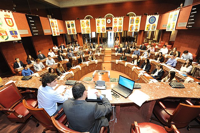 Alumnos de primero de bachillerato aprenden en la Asamblea la importancia de la política y del parlamentarismo - 4, Foto 4