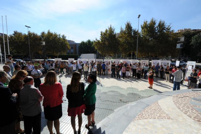 Las asociaciones de apoyo a los desfavorecidos piden ante la Asamblea Regional inversión social y renta básica ya - 1, Foto 1