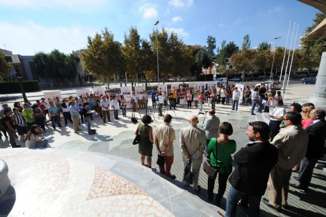 Las asociaciones de apoyo a los desfavorecidos piden ante la Asamblea Regional inversión social y renta básica ya - 4, Foto 4