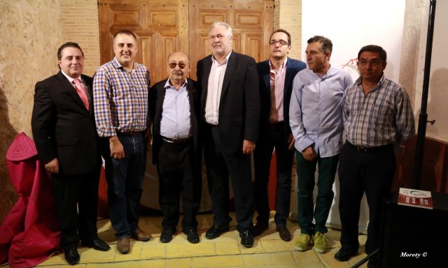 La Plaza de Toros acoge la presentación del Club Taurino de Cehegín - 1, Foto 1