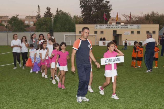 Saque de honor de la alcaldesa en el nuevo campo de césped artificial de Nueva Cartagena - 5, Foto 5