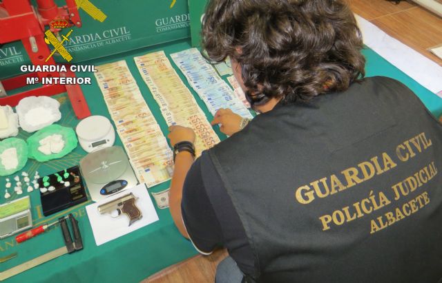 La Guardia Civil de Albacete detiene a 13 personas y desarticula un laboratorio de elaboración de cocaína - 1, Foto 1