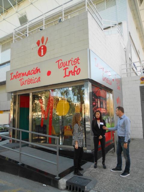 Un nuevo Punto de Información Turística atiende a los visitantes en Juan Carlos I - 4, Foto 4