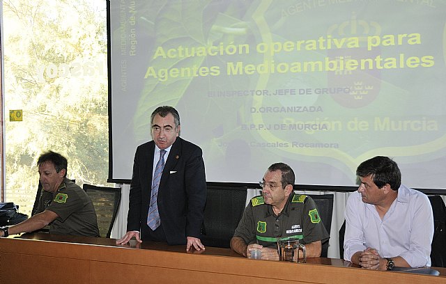 Campos aboga por potenciar la capacidad operativa de los agentes medioambientales para reforzar el cuidado del medio natural - 1, Foto 1