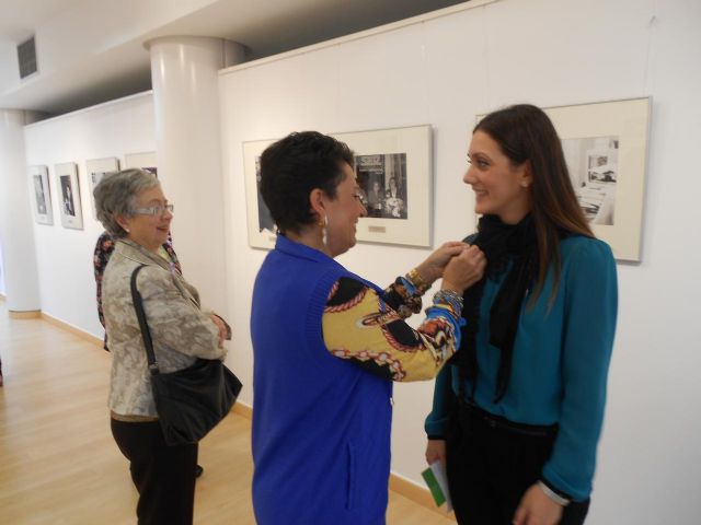 Una exposición muestra el papel de la mujer en los medios de comunicación de la Región - 2, Foto 2