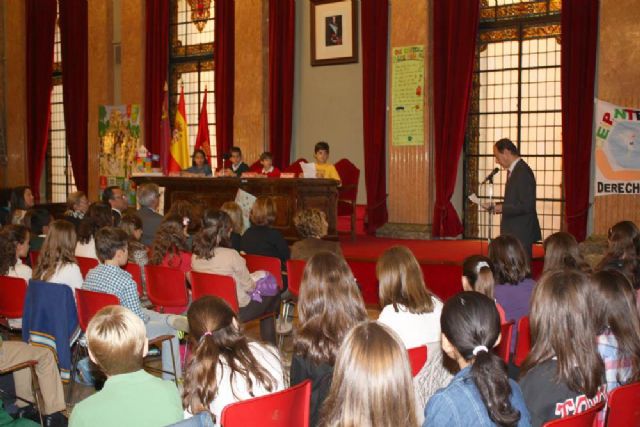 176 escolares protagonizan un Pleno en defensa de sus derechos y contra el maltrato - 4, Foto 4