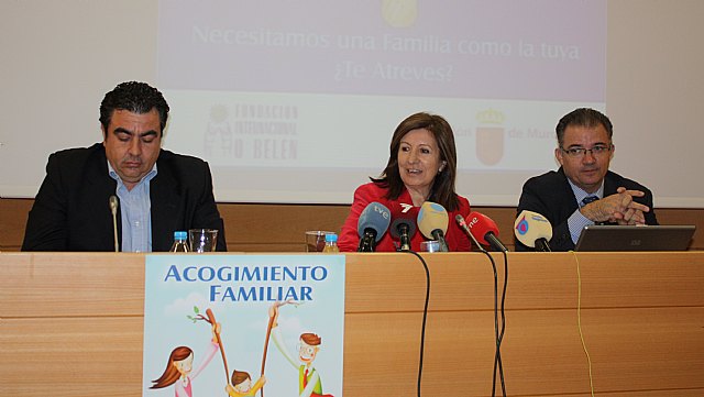 El Gobierno regional tiene la guarda y tutela de 1.200 menores, de los que un 80 por ciento viven con familias de acogida - 1, Foto 1