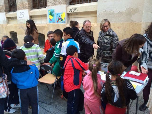 Los niños conocen los juegos tradicionales adaptados a discapacidades visuales - 1, Foto 1