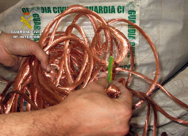 La Guardia Civil detiene a once personas por la sustracción de cableado de cobre de instalaciones eléctricas - 1, Foto 1