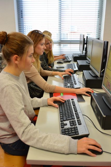 La Escuela de Arquitectura e Ingeniería de la Edificación cuenta con tres nuevas aulas de informática - 2, Foto 2