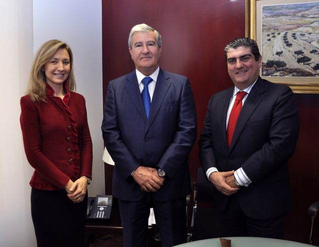 Fecoam y Banco Santander firman un convenio para facilitar la financiación a los socios y trabajadores de cooperativas - 1, Foto 1