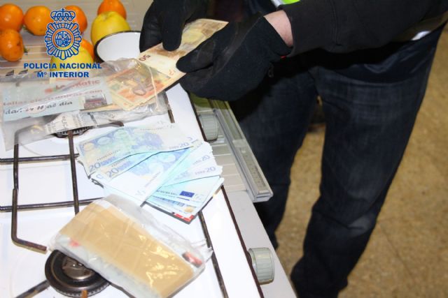 La Policía Nacional detiene a un individuo que elaboraba billetes falsos de 20 y 50 euros de forma artesanal - 1, Foto 1