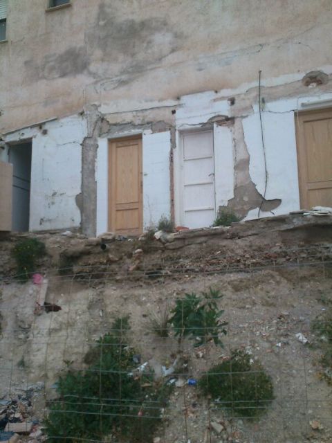 El PSOE alerta del peligro de los edificios en ruina y exige al Ayuntamiento su demolición inmediata - 4, Foto 4