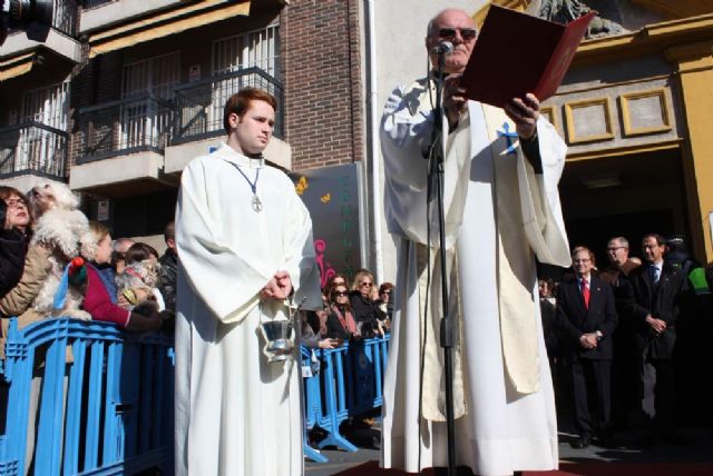 El Alcalde asiste un año más a la tradicional bendición de animales en San Antón 2014 - 1, Foto 1