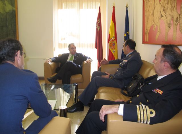 El consejero de Presidencia recibe la visita oficial del subdirector general de Reclutamiento del Ministerio de Defensa - 1, Foto 1