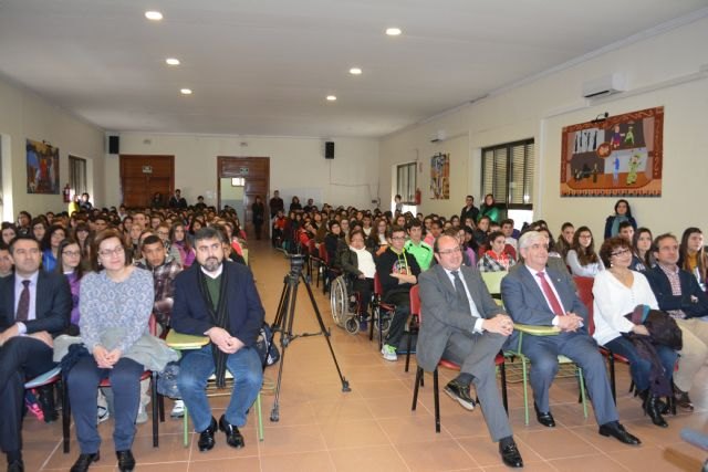 El IES Arzobispo Lozano conmemora su 60 aniversario con la puesta en marcha de un nuevo laboratorio de idiomas - 2, Foto 2