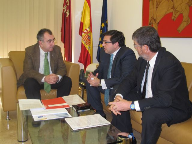 El consejero Campos se reúne con el gerente de la empresa Azahar Energy y el director de la Fundación Finnovaregio - 1, Foto 1