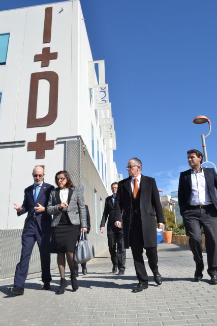 José Antonio Franco, María Luisa Castaño, Pablo Fernández, Emilio Trigueros y Juan Luis Pedreño., Foto 1