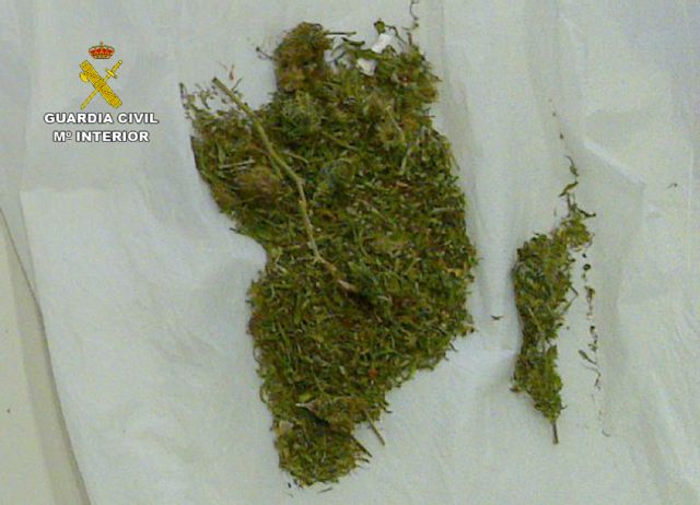 La Guardia Civil desmantela un punto de venta de droga al menudeo en Fuente Álamo - 2, Foto 2