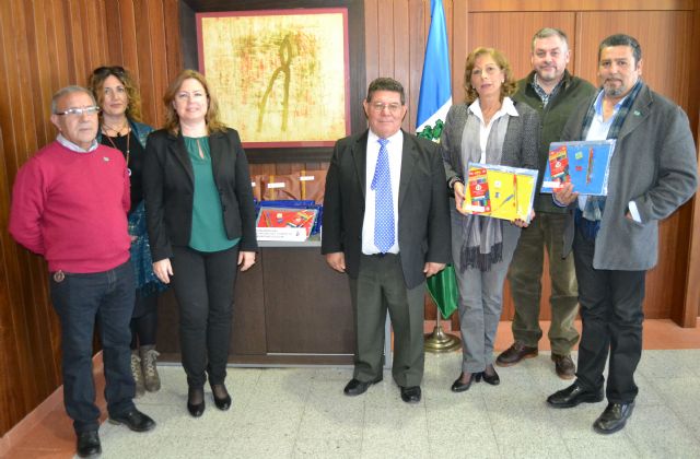 Ayuntamiento y FAGA ponen en marcha un programa para mitigar el absentismo entre el alumnado gitano - 1, Foto 1