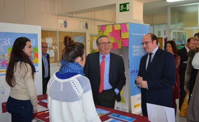 200 alumnos de Formación Profesional entran en contacto con 11 empresas en la jornada ´FP Joven´ de Molina de Segura - 1, Foto 1