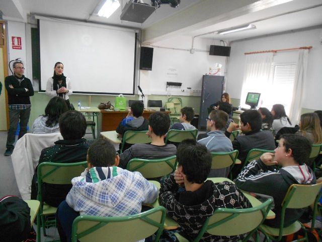 Los alumnos del IES Alquerías conocen Oxfam Intermón - 1, Foto 1