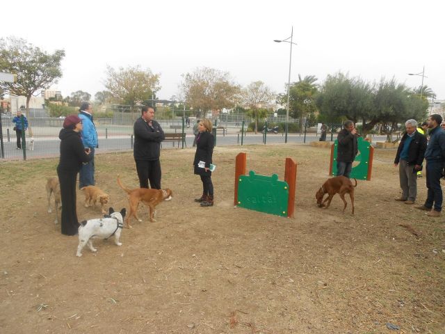 Los perros estrenan zona especialmente diseñada para ellos en el Cuartel de Artillería y Jardín Chino - 1, Foto 1