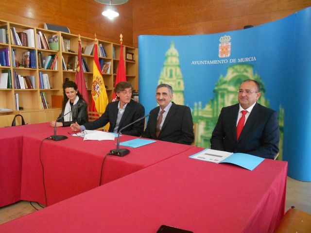 El Ayuntamiento firma un convenio con Eroski para que  empresas murcianas se implanten en los locales comerciales del grupo - 1, Foto 1